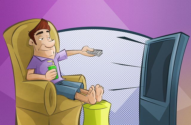 家でテレビを見ている男性のイラスト画像
